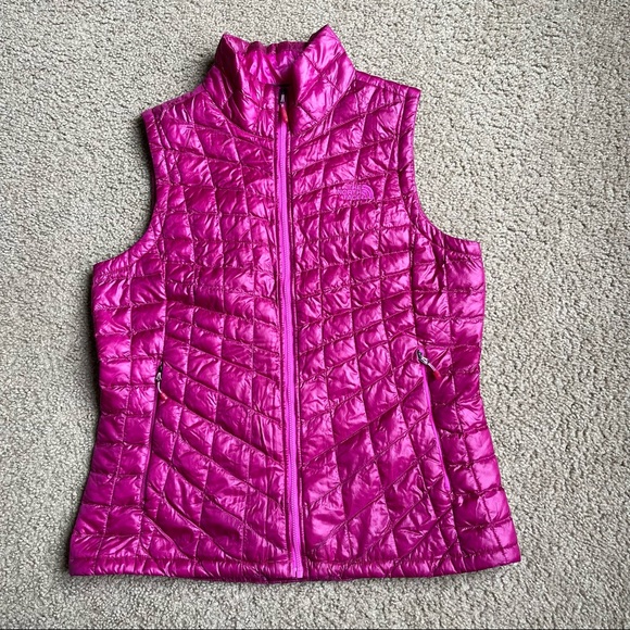 The North Face W THERMOBALL Vest Sz M In Dramatic Plum - Picture 4 of 10